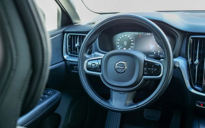 Volvo V60 cena 139900 przebieg: 46500, rok produkcji 2021 z Węgrów małe 596